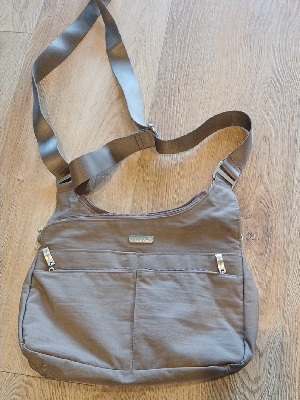 Baggallini Light Brown Crossbody Shoulder Bag with Front Pockets